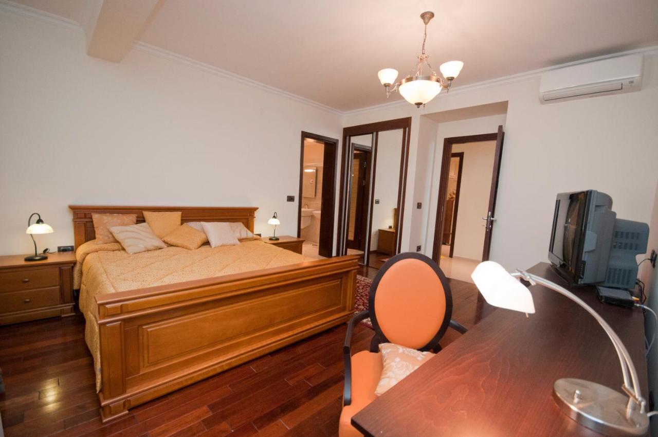 St.George Apartments Petrovac Luaran gambar